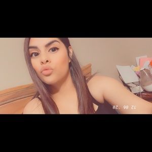 Meet your Posher, Dominique